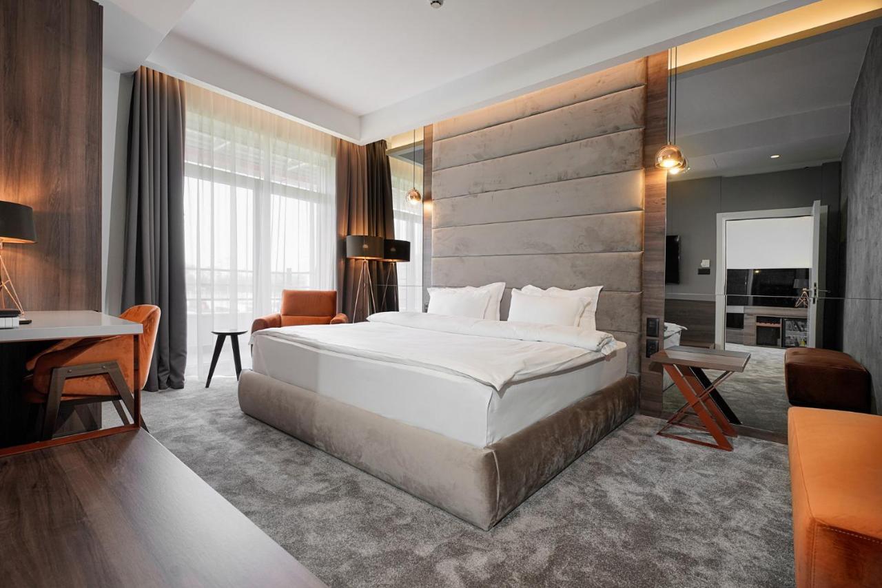 Hotel Srbija Lux Stara Pazova Exteriör bild