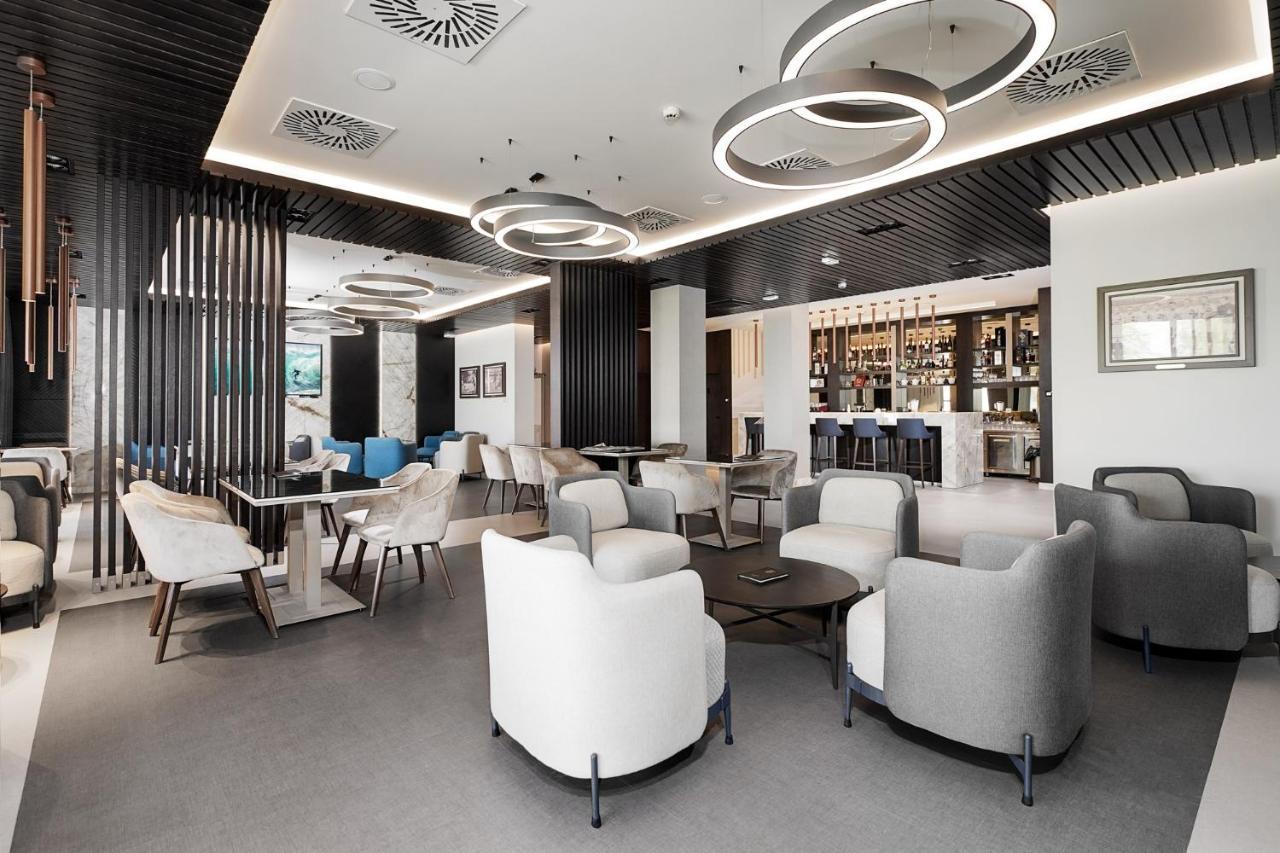 Hotel Srbija Lux Stara Pazova Exteriör bild