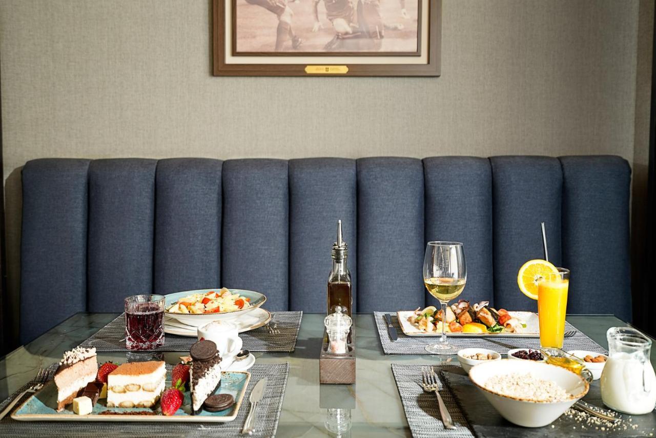 Hotel Srbija Lux Stara Pazova Exteriör bild